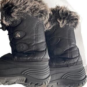 NWOT Kids Kamik Black Winter Snow Boots SZ 2 (8.26)inches L Faux Fur Bungee